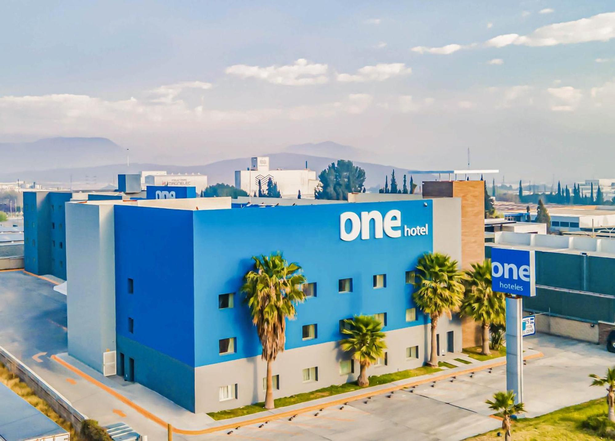 One Saltillo Aeropuerto Exterior photo